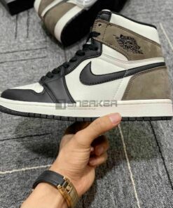 Nike Air Jordan 1 Retro High Dark Mocha