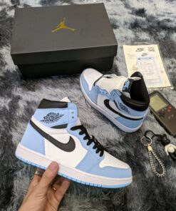 Giày Thể Thao Nike Air Jordan 1 Retro High OG University (7)