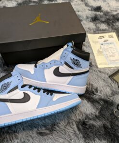 Giay The Thao Nike Air Jordan 1 Retro High OG University 7