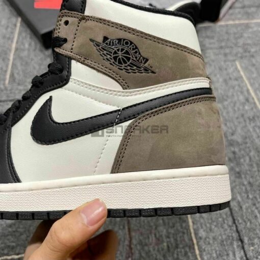 Nike Air Jordan 1 Retro High Dark Mocha