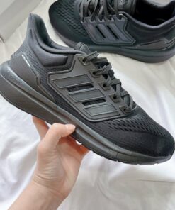 GIÀY Adidas EQT full đen dùng để chạy bộ rất hợp lý