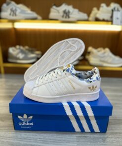 giay adidas superstar white gold metallic 6
