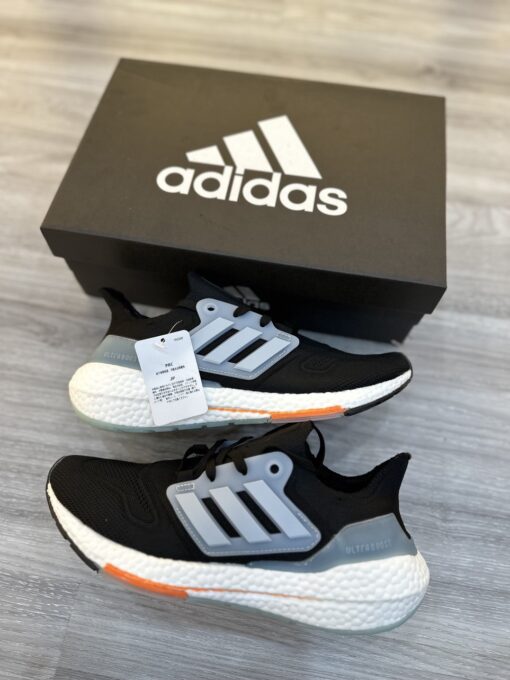 giay adidas ultra boost 22 core black magic grey 1