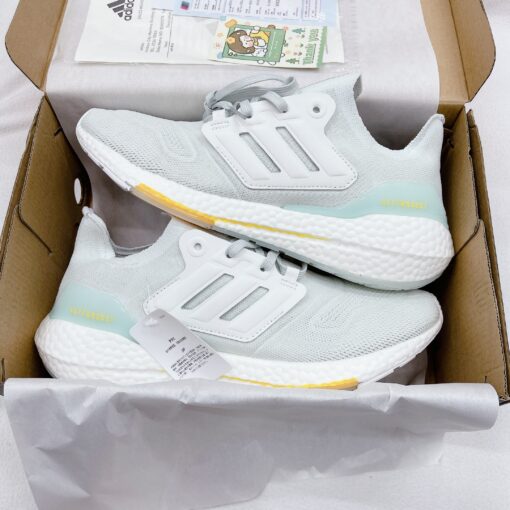 giay adidas ultraboost 22 white blue tint orange like auth 10