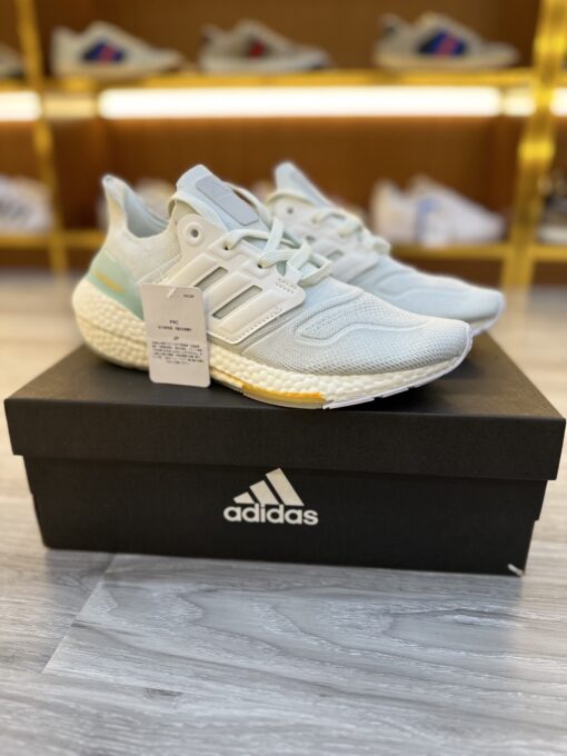 giay adidas ultraboost 22 white blue tint orange like auth 2