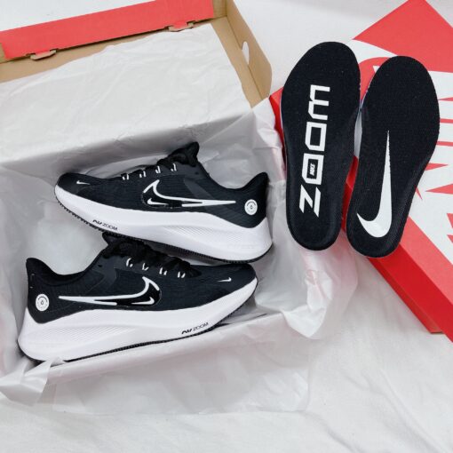 giay chay bo nike zoom mau dem black 2