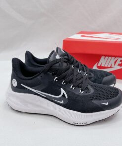 giay chay bo nike zoom mau dem black 3