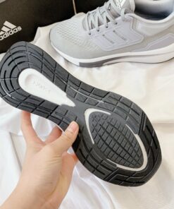 GIÀY EQT Đen đế trắng Rep 11 Hàng Đẹp Và Chất ở phần đế đi êm và chắc chắn