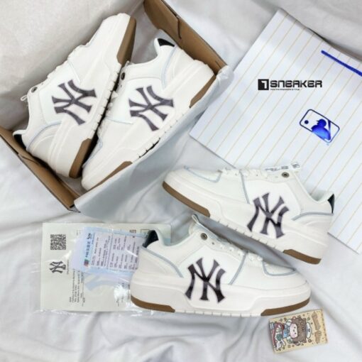 giay mlb chunky liner low new york yankees ivory like auth 2