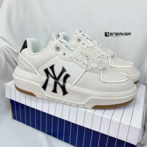 giay mlb chunky liner low new york yankees ivory like auth 3