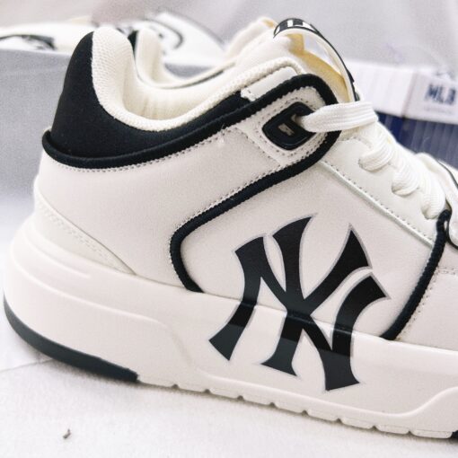 giay mlb chunky liner mid new york yankees black 4