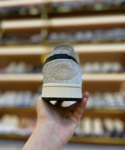 giay nike Jordan 1 low beaded swoosh 5 scaled