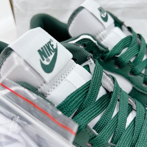 giay nike dunk low michigan state 6