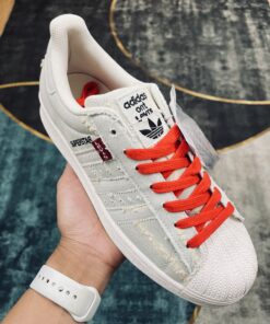 Giày sneaker Adidas superstar clover x Levi’s 9 giay sneaker adidas superstar clover x levis 1