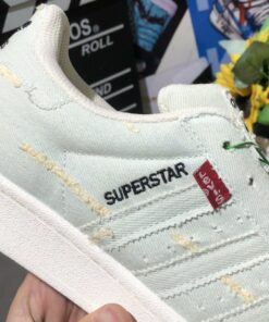 Giày sneaker Adidas superstar clover x Levi’s 6 giay sneaker adidas superstar clover x levis 7