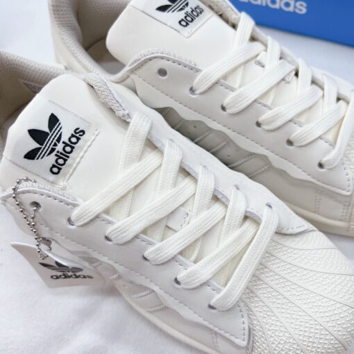 giay sneaker adidas superstar mau trang 4