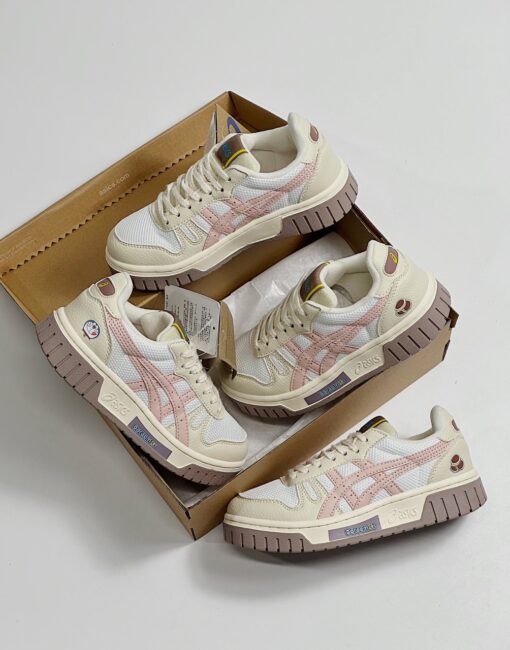 giay sneaker asics doraemon court mz cream white