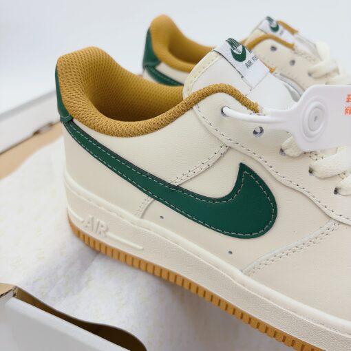 giay sneaker nike air Force 1 cream white beige green gum 4