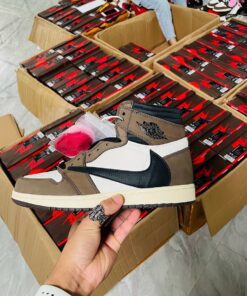 nike air Jordan 1 high travis scott mocha like auth 4