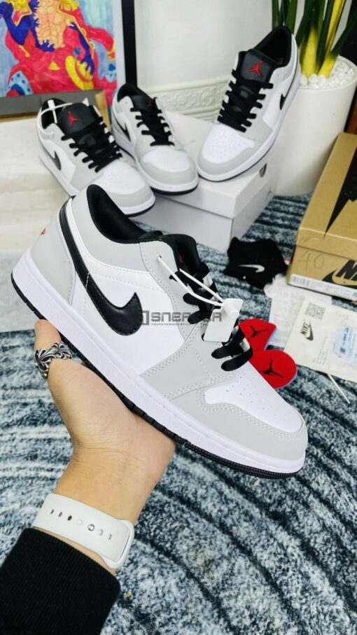 Nike Air Jordan 1 Low Light Smoke Grey REP 1:1 MẶT BÊN ĐÔI GIÀY