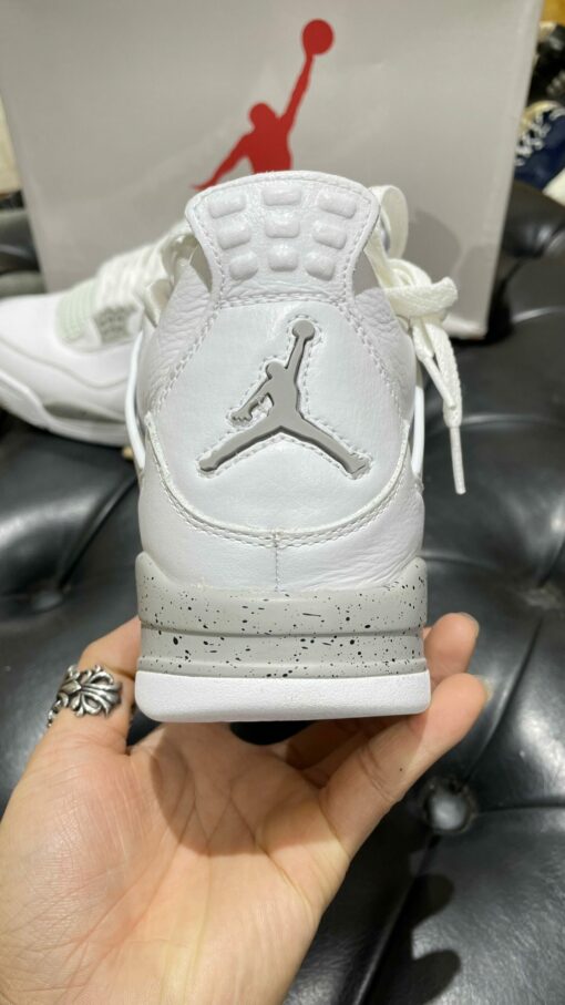 Logo đàng sau Nike Air Jordan 4 Retro Pure Money Logo Hàng Like Auth