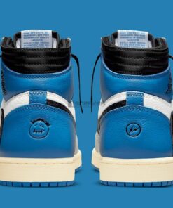 Logo đáng đồng tiền bát gạo Nike Air Jordan 1 High Travis Scott x Fragment